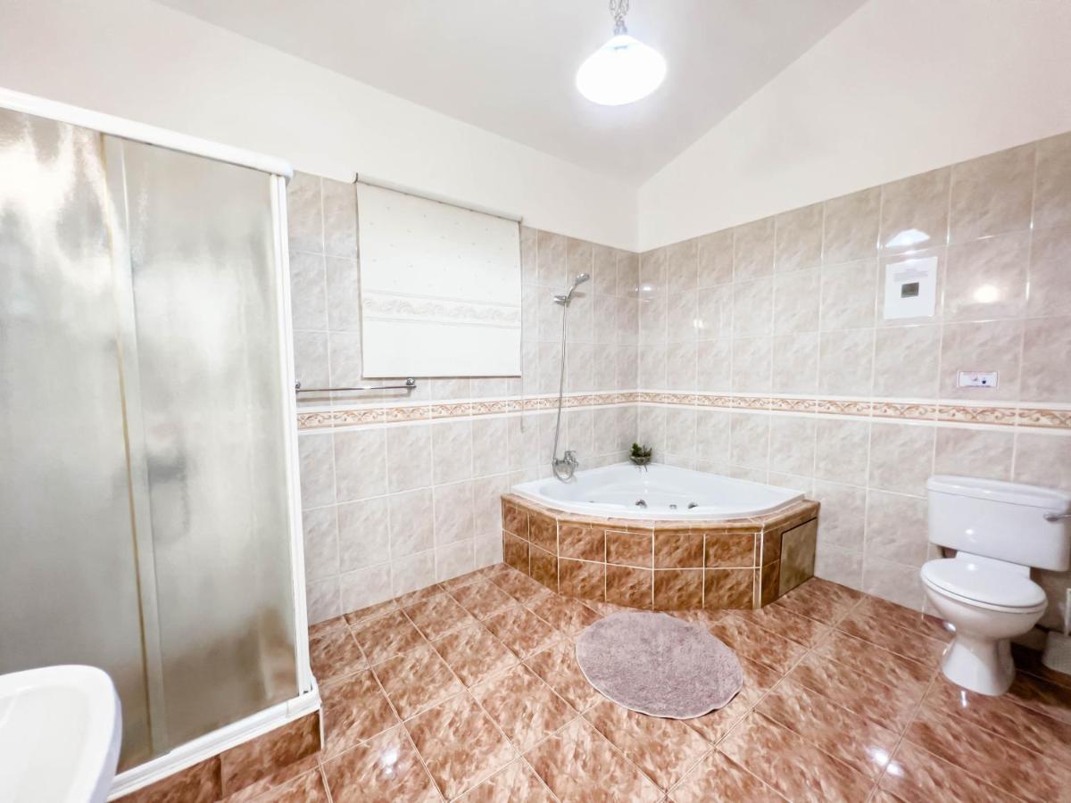 Villa Fame With Private Pool And Gazebo