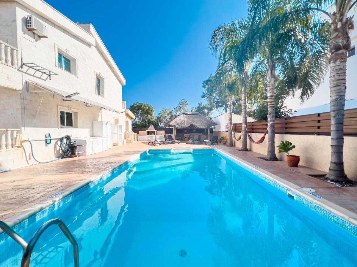 Fame With Private Pool And Gazebo