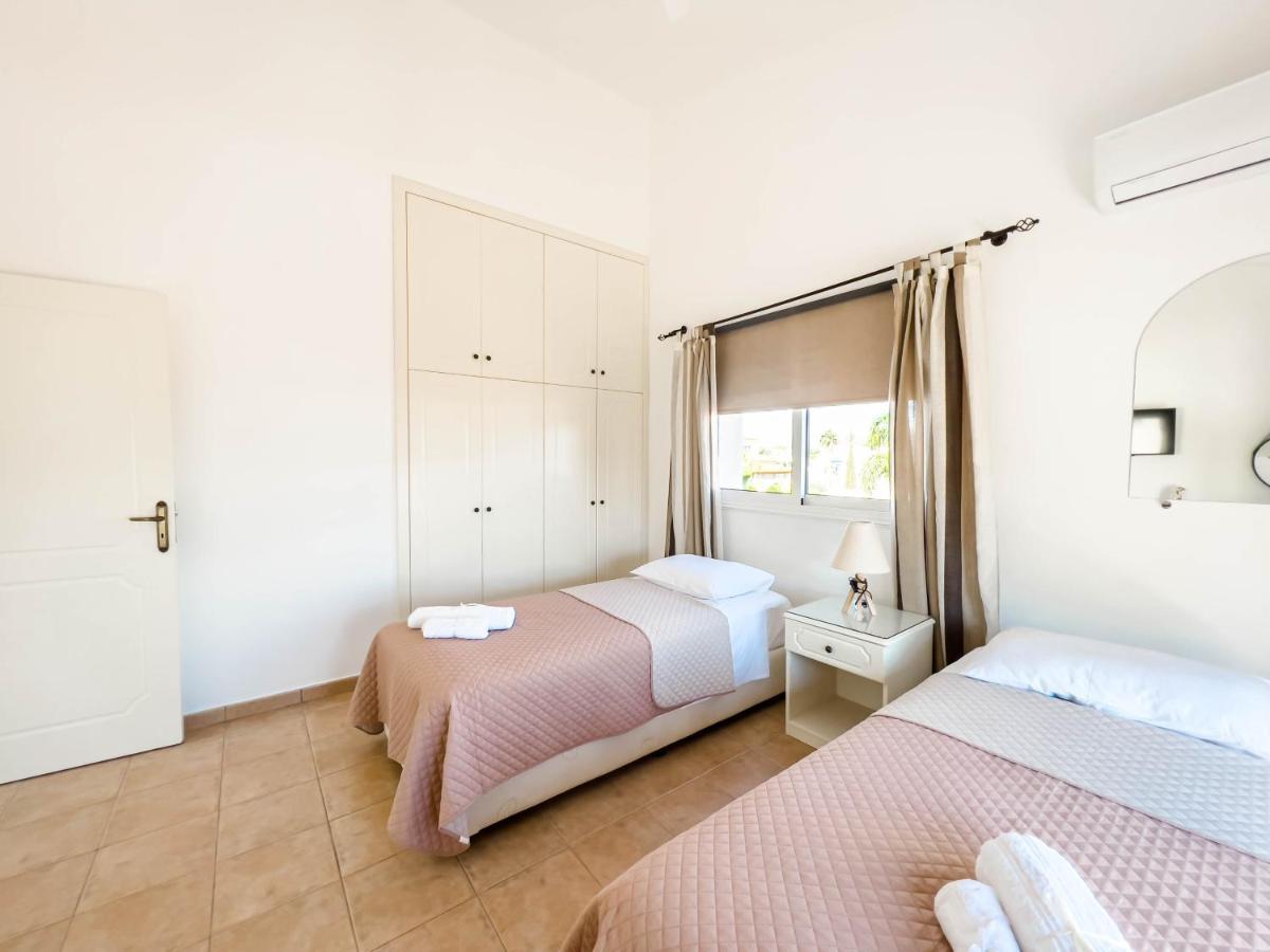 Fame With Private Pool, Jacuzzi&gazebo *